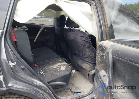 2015 Toyota Rav4 Xle z USA, uszkodzony, nr VIN JTMRFREV9FD108990